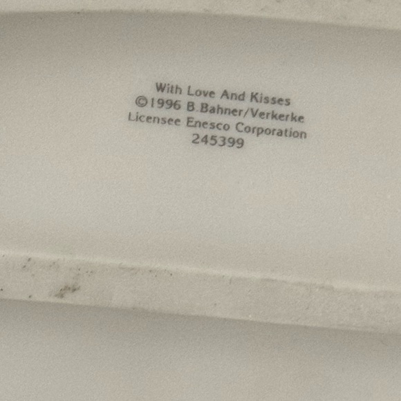 VINTAGE 1996 Kim Anderson: With Love and Kisses figurine  #245399 - Picture 4 of 4